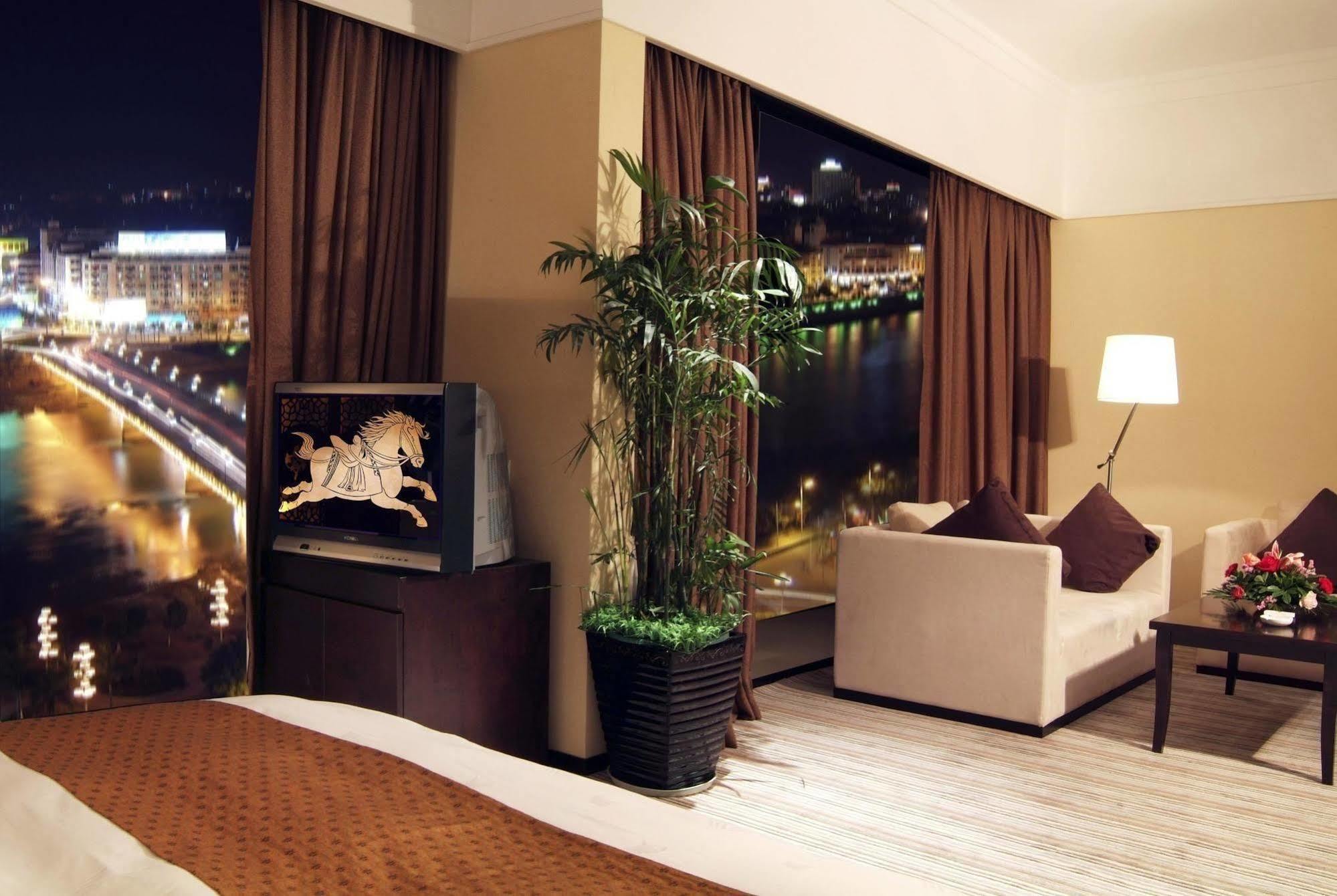 Heyuan Great International Hotel Exterior photo